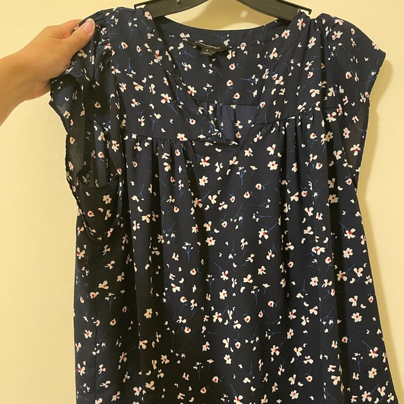 Banana Republic Tops - Banana Republic Flower Pattern Blouse Size S